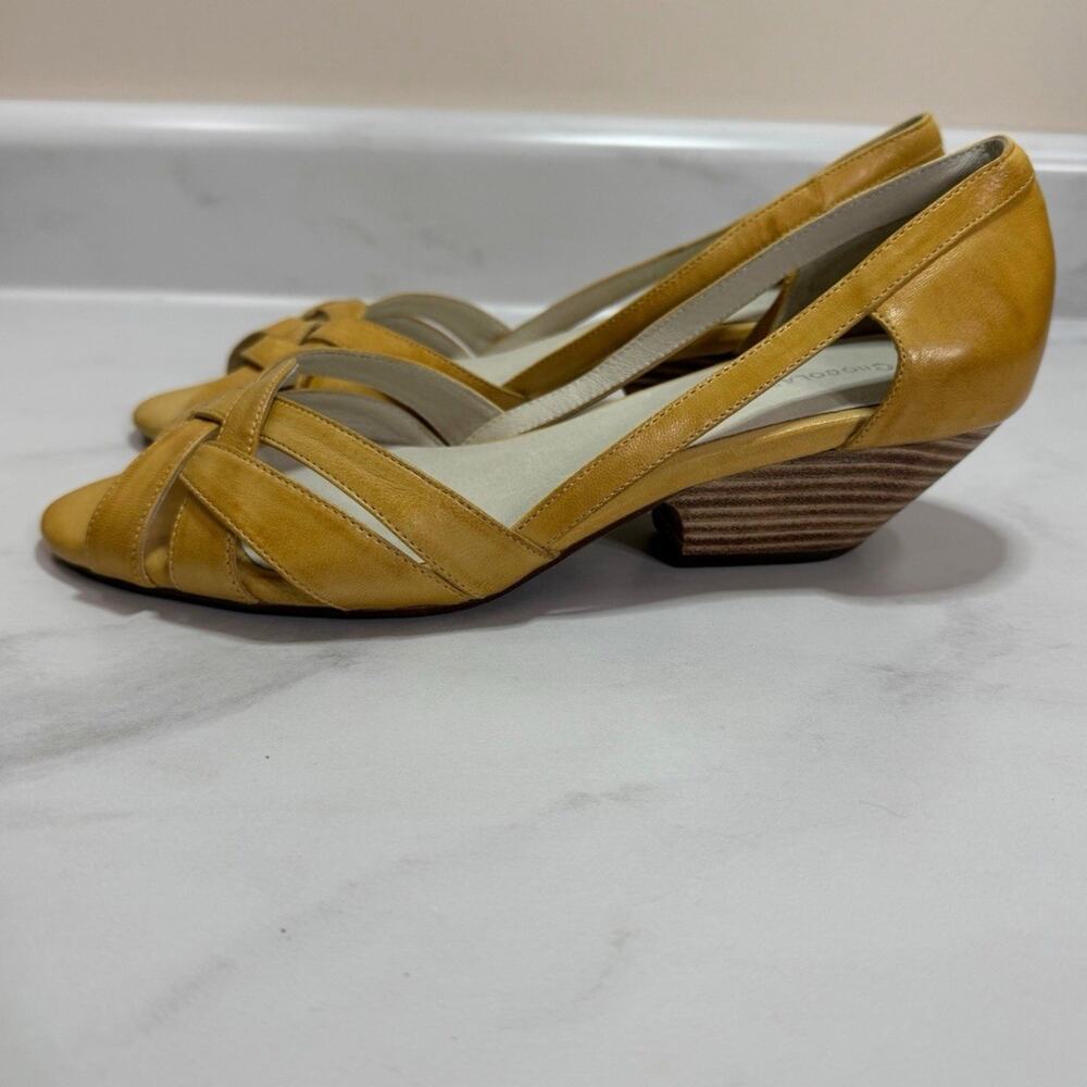 Chocolat Blu GILLY Leather Crisscross Slip On Women’s 7.5 Mustard Yellow NEW